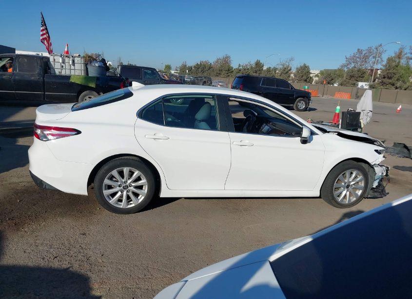 Photo 14 of 2020 Toyota Camry LE (VIN 4T1C11AK4LU986495)