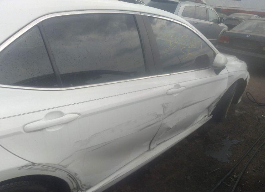 Photo 6 of 2020 Toyota Camry LE (VIN 4T1C11AK4LU995746)