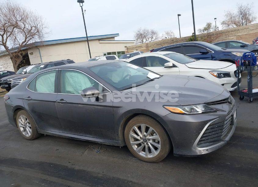 Photo 14 of 2021 Toyota Camry LE (VIN 4T1C11AK4MU440832)