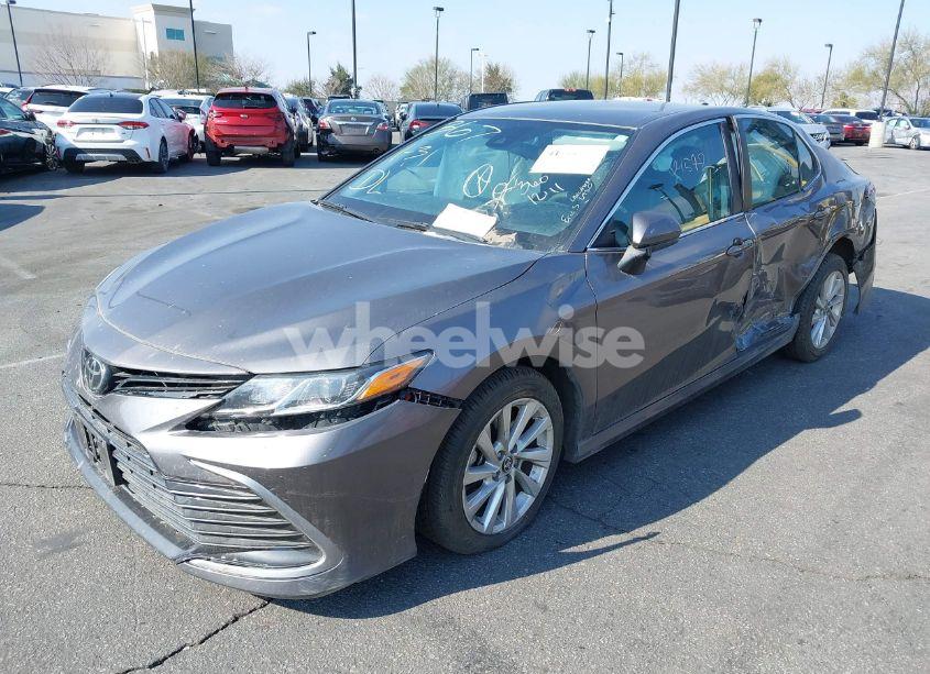 Photo 2 of 2021 Toyota Camry LE (VIN 4T1C11AK4MU440832)