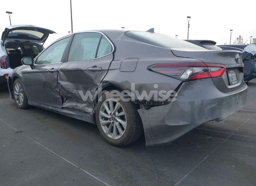 Photo 6 of 2021 Toyota Camry LE (VIN 4T1C11AK4MU440832)