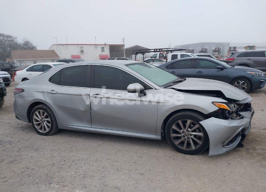 Photo 13 of 2021 Toyota Camry LE (VIN 4T1C11AK4MU441558)
