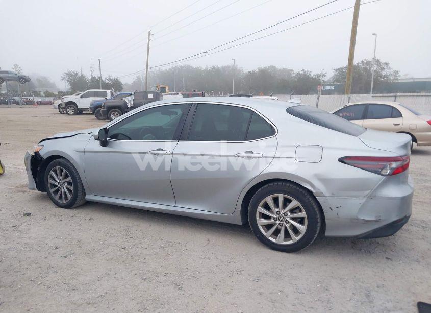 Photo 14 of 2021 Toyota Camry LE (VIN 4T1C11AK4MU441558)