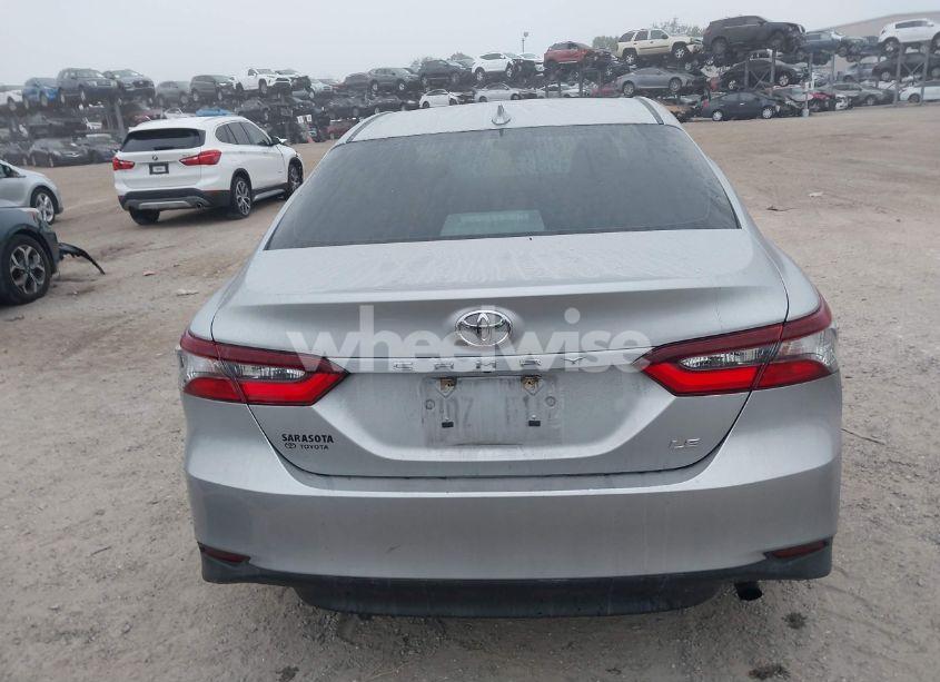 Photo 16 of 2021 Toyota Camry LE (VIN 4T1C11AK4MU441558)