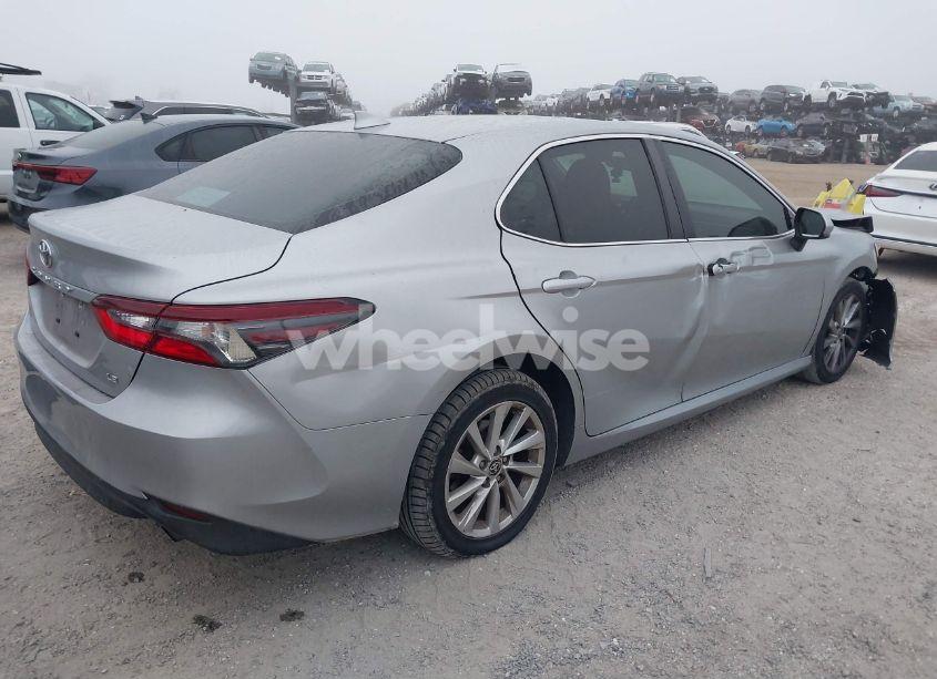 Photo 4 of 2021 Toyota Camry LE (VIN 4T1C11AK4MU441558)