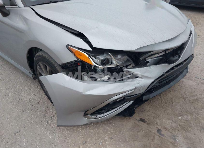 Photo 6 of 2021 Toyota Camry LE (VIN 4T1C11AK4MU441558)