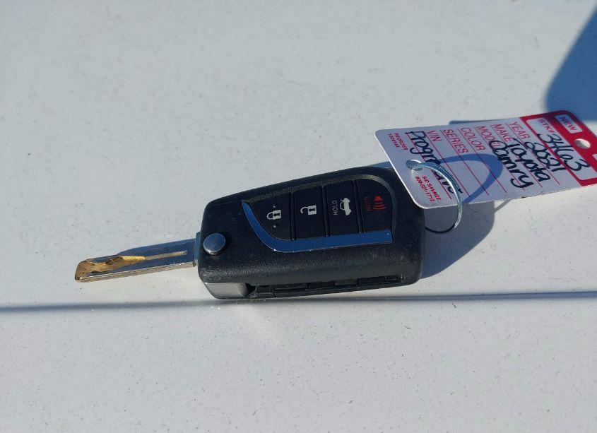 Photo 11 of 2021 Toyota Camry LE (VIN 4T1C11AK4MU444346)