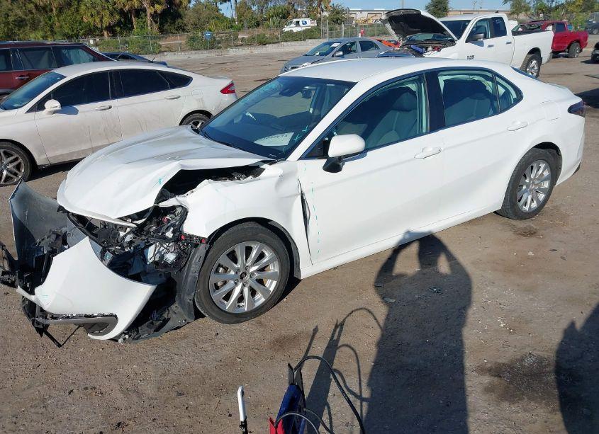 Photo 2 of 2021 Toyota Camry LE (VIN 4T1C11AK4MU444346)