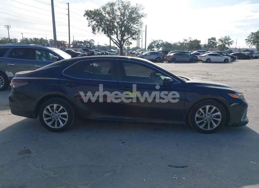 Photo 13 of 2021 Toyota Camry LE (VIN 4T1C11AK4MU446677)