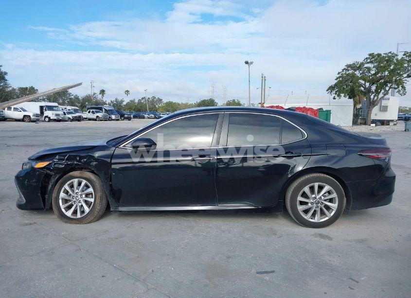 Photo 14 of 2021 Toyota Camry LE (VIN 4T1C11AK4MU446677)