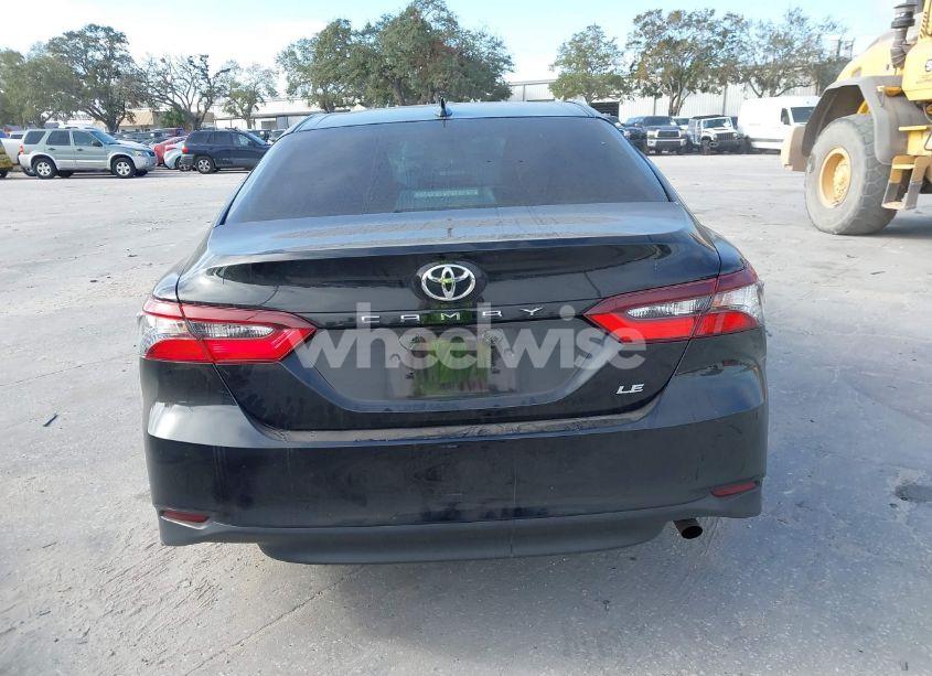 Photo 16 of 2021 Toyota Camry LE (VIN 4T1C11AK4MU446677)