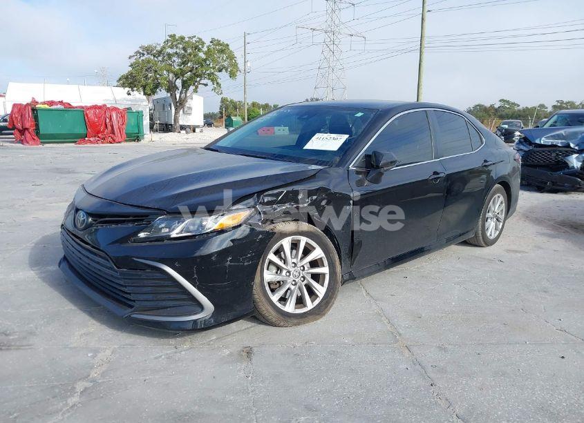 Photo 2 of 2021 Toyota Camry LE (VIN 4T1C11AK4MU446677)