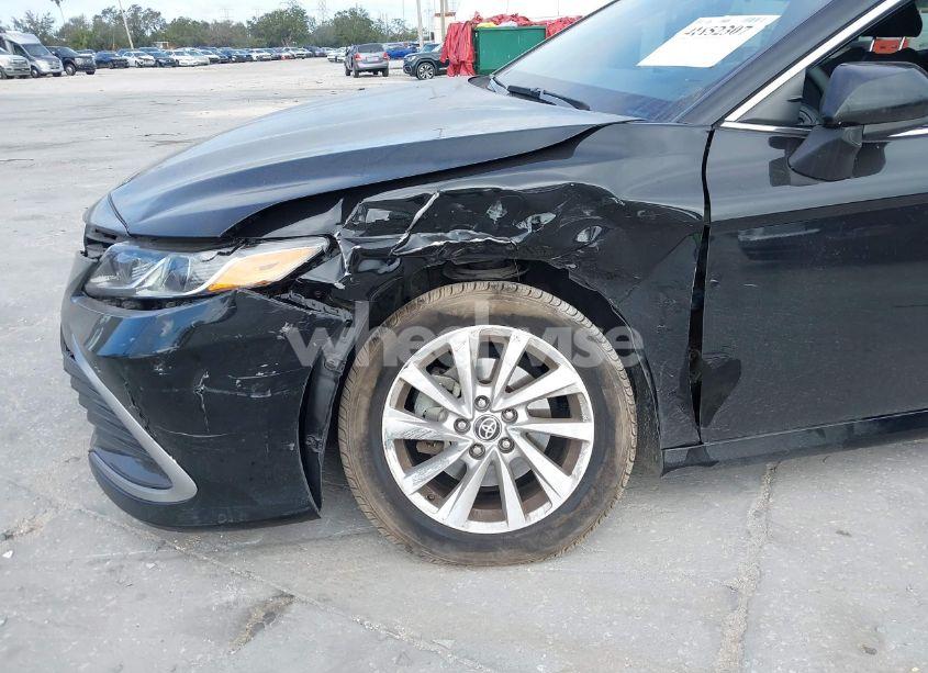 Photo 6 of 2021 Toyota Camry LE (VIN 4T1C11AK4MU446677)