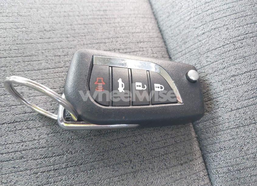 Photo 11 of 2021 Toyota Camry LE (VIN 4T1C11AK4MU455816)