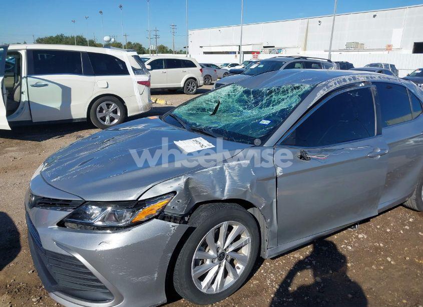 Photo 6 of 2021 Toyota Camry LE (VIN 4T1C11AK4MU455816)