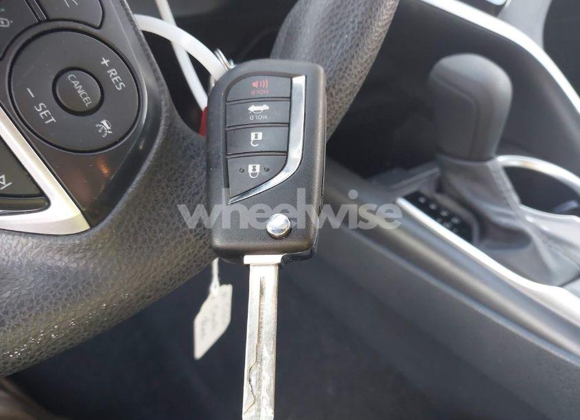 Photo 11 of 2021 Toyota Camry LE (VIN 4T1C11AK4MU461468)