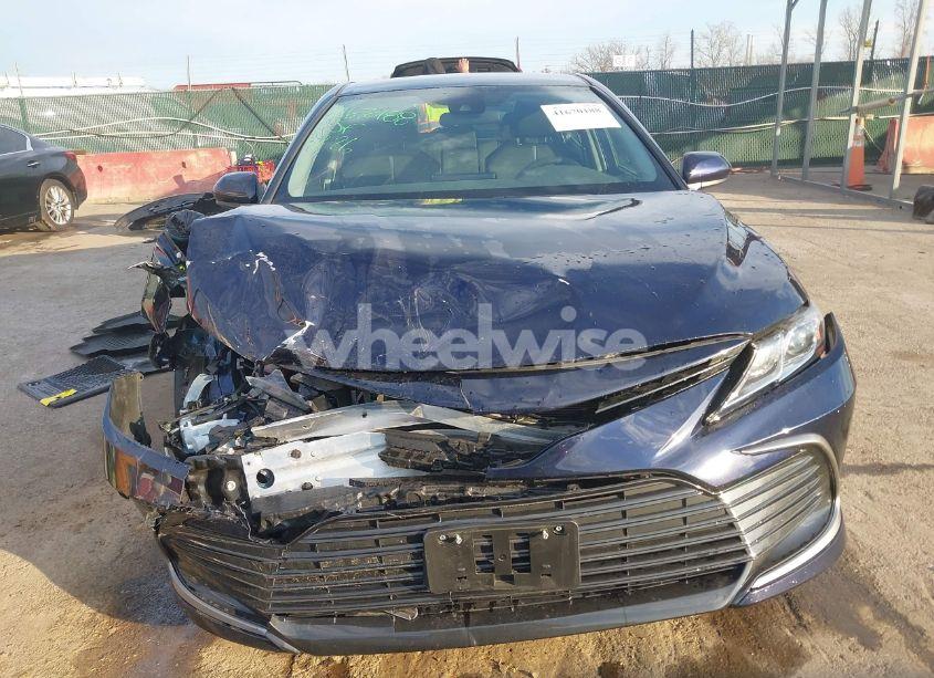 Photo 12 of 2021 Toyota Camry LE (VIN 4T1C11AK4MU461468)