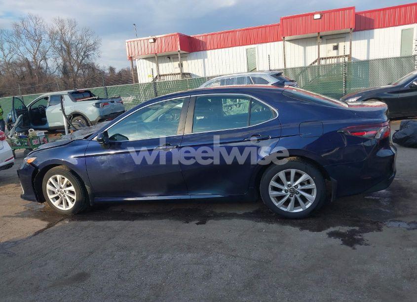 Photo 14 of 2021 Toyota Camry LE (VIN 4T1C11AK4MU461468)