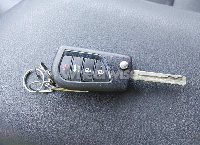 Photo 11 of 2021 Toyota Camry LE (VIN 4T1C11AK4MU462278)