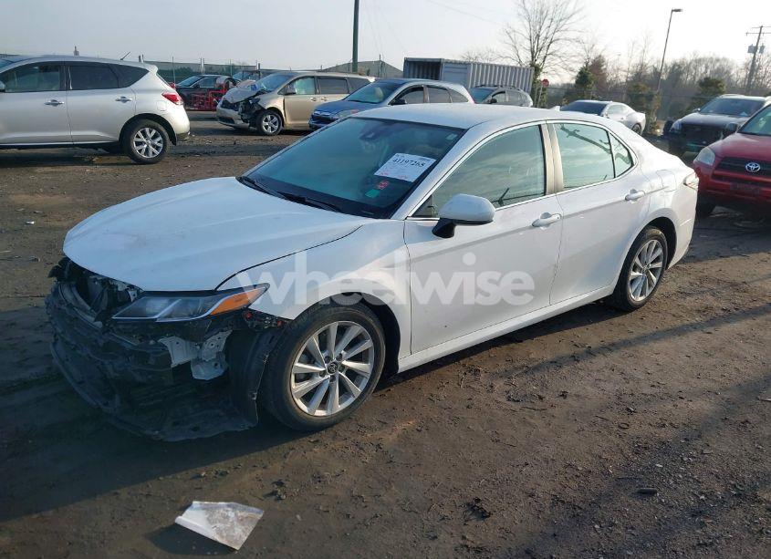 Photo 2 of 2021 Toyota Camry LE (VIN 4T1C11AK4MU462278)