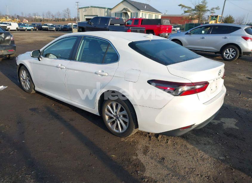 Photo 3 of 2021 Toyota Camry LE (VIN 4T1C11AK4MU462278)