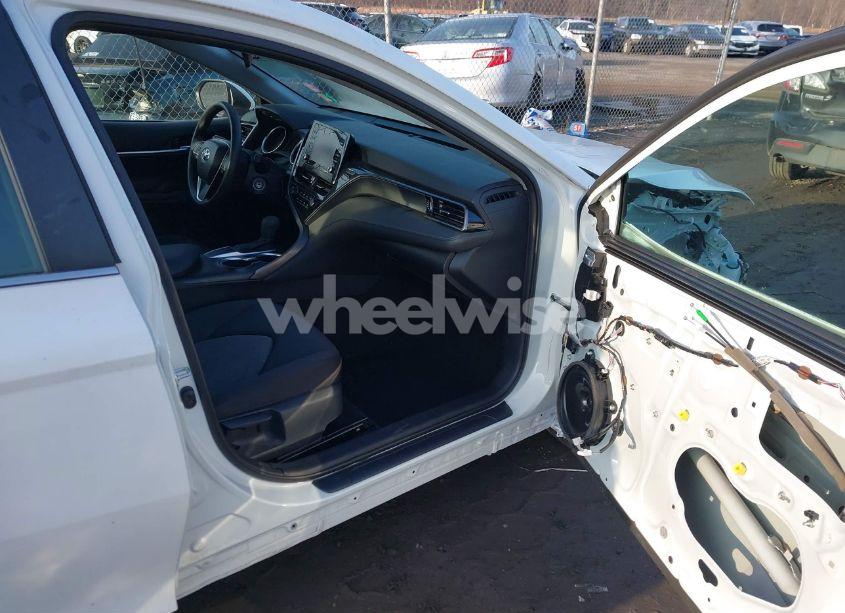 Photo 5 of 2021 Toyota Camry LE (VIN 4T1C11AK4MU462278)