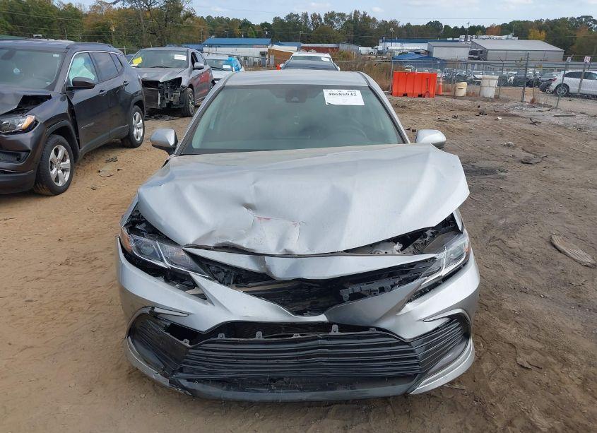 Photo 12 of 2021 Toyota Camry LE (VIN 4T1C11AK4MU535391)