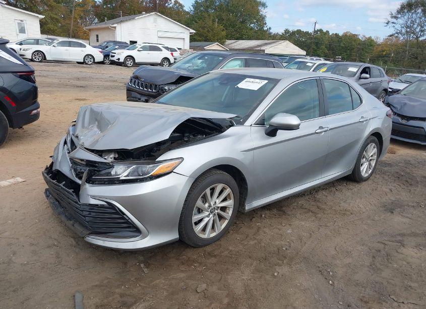 Photo 2 of 2021 Toyota Camry LE (VIN 4T1C11AK4MU535391)