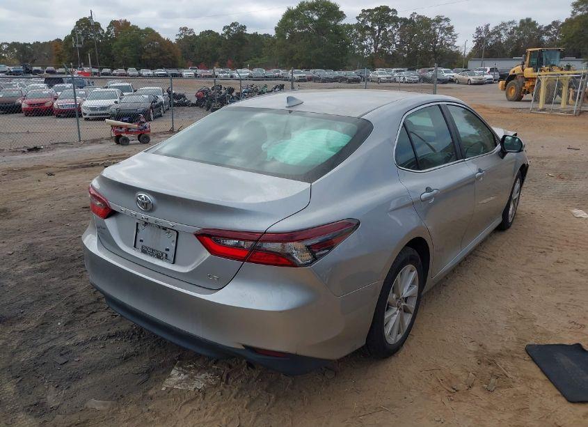 Photo 4 of 2021 Toyota Camry LE (VIN 4T1C11AK4MU535391)