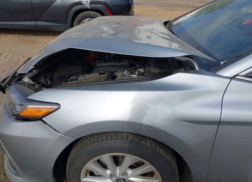 Photo 6 of 2021 Toyota Camry LE (VIN 4T1C11AK4MU535391)