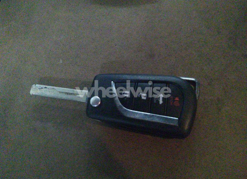 Photo 11 of 2021 Toyota Camry LE (VIN 4T1C11AK4MU564390)