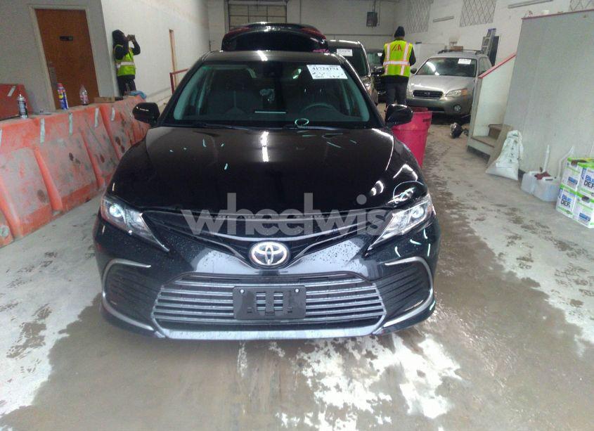 Photo 12 of 2021 Toyota Camry LE (VIN 4T1C11AK4MU564390)