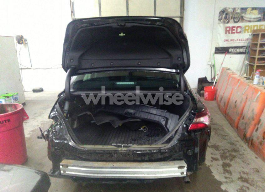 Photo 16 of 2021 Toyota Camry LE (VIN 4T1C11AK4MU564390)