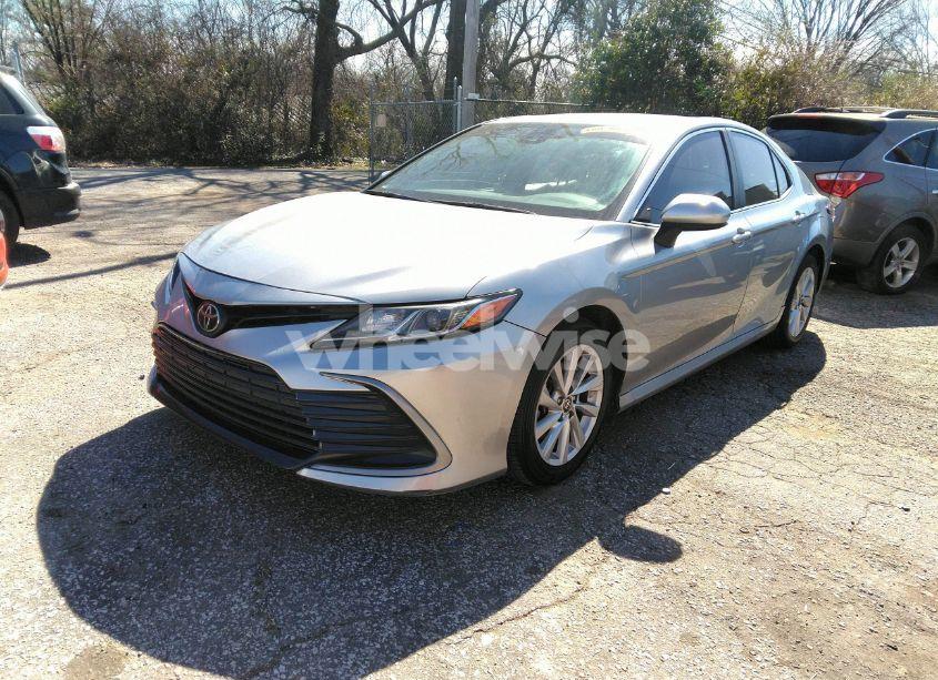 Photo 2 of 2021 Toyota Camry LE (VIN 4T1C11AK4MU571159)