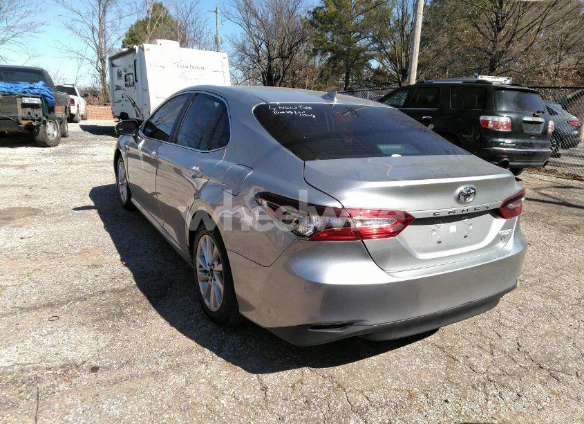 Photo 3 of 2021 Toyota Camry LE (VIN 4T1C11AK4MU571159)