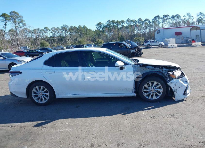 Photo 12 of 2021 Toyota Camry LE (VIN 4T1C11AK4MU590617)