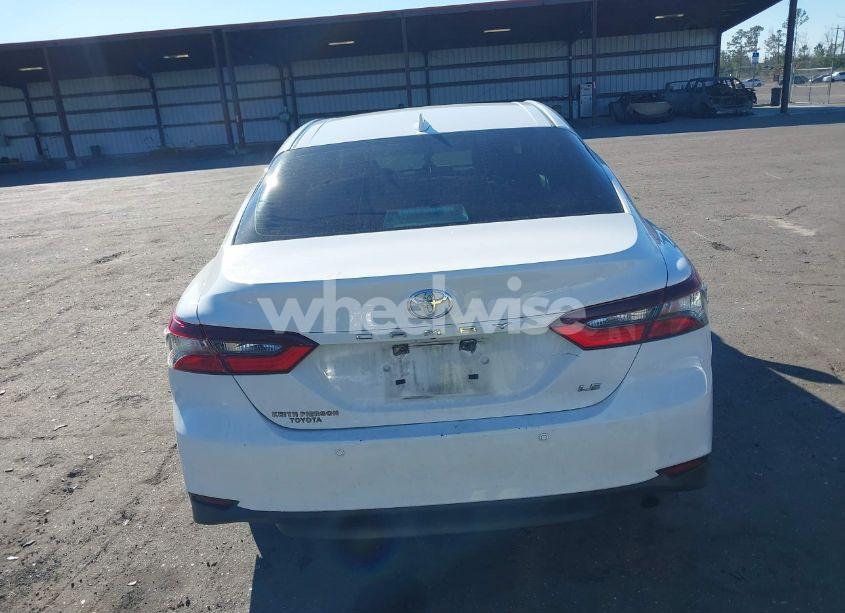 Photo 15 of 2021 Toyota Camry LE (VIN 4T1C11AK4MU590617)