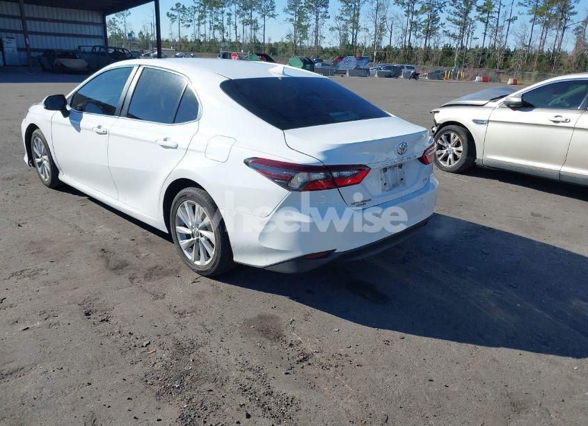 Photo 3 of 2021 Toyota Camry LE (VIN 4T1C11AK4MU590617)