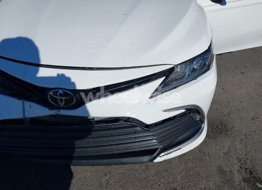 Photo 6 of 2021 Toyota Camry LE (VIN 4T1C11AK4MU590617)
