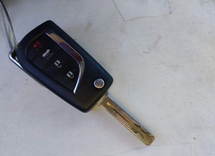 Photo 11 of 2021 Toyota Camry LE (VIN 4T1C11AK4MU596630)