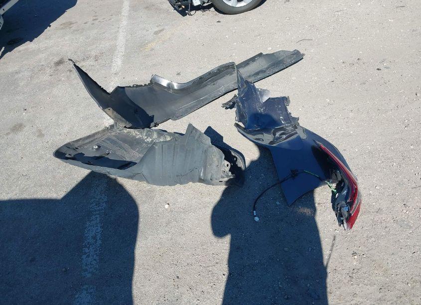 Photo 12 of 2022 Toyota Camry LE (VIN 4T1C11AK4NU035278)