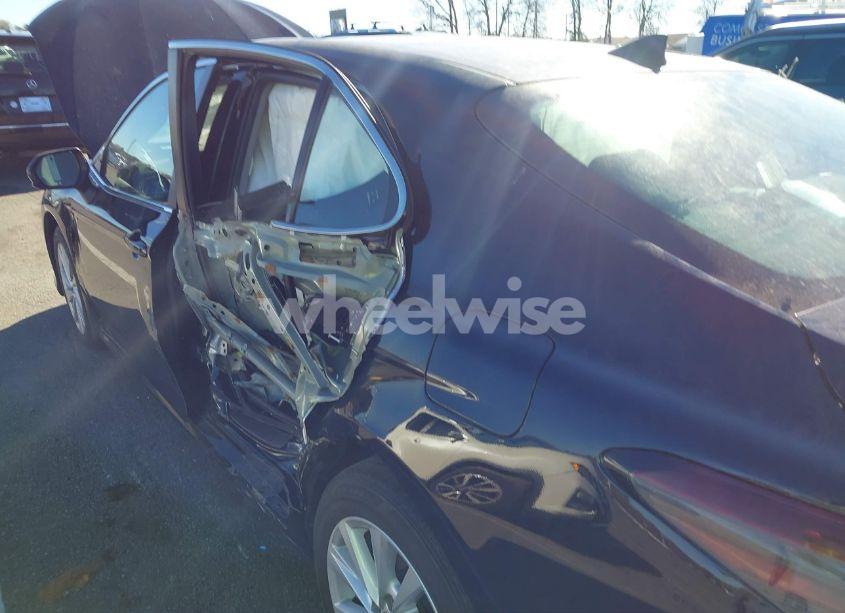 Photo 18 of 2022 Toyota Camry LE (VIN 4T1C11AK4NU052047)