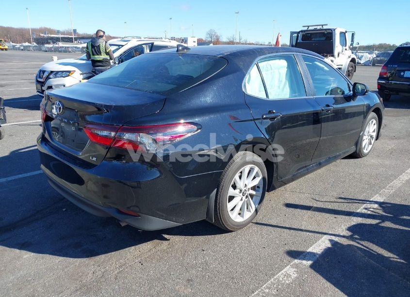 Photo 4 of 2022 Toyota Camry LE (VIN 4T1C11AK4NU052047)