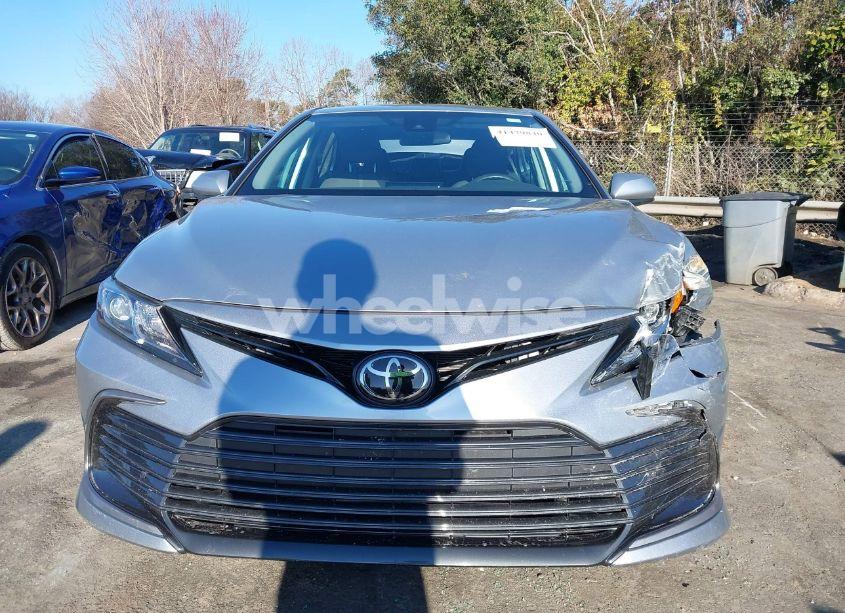 Photo 12 of 2022 Toyota Camry LE (VIN 4T1C11AK4NU056843)