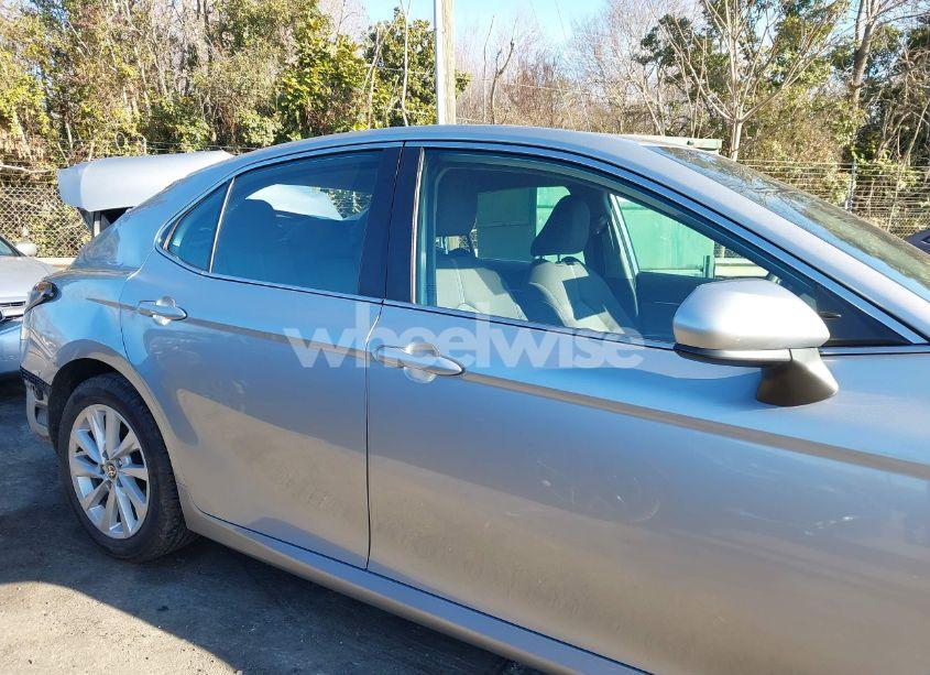 Photo 13 of 2022 Toyota Camry LE (VIN 4T1C11AK4NU056843)