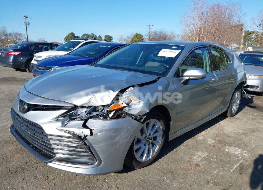 Photo 2 of 2022 Toyota Camry LE (VIN 4T1C11AK4NU056843)