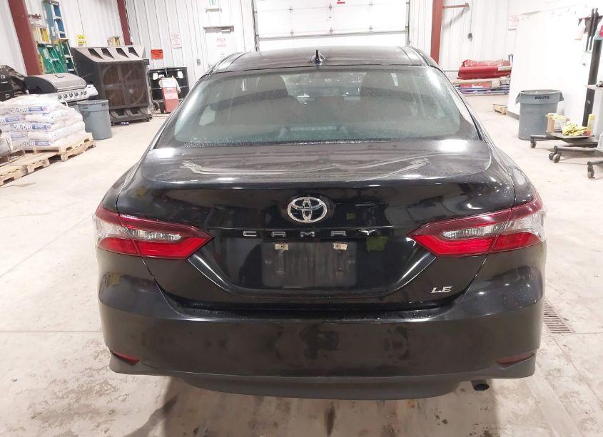 Photo 16 of 2022 Toyota Camry LE (VIN 4T1C11AK4NU058267)
