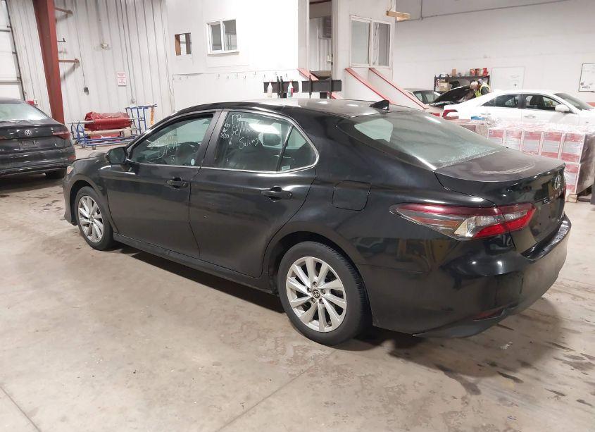 Photo 3 of 2022 Toyota Camry LE (VIN 4T1C11AK4NU058267)