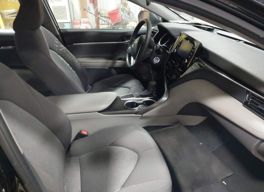 Photo 5 of 2022 Toyota Camry LE (VIN 4T1C11AK4NU058267)