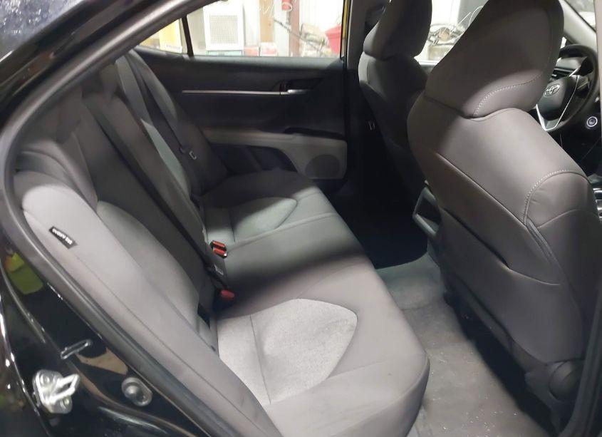 Photo 8 of 2022 Toyota Camry LE (VIN 4T1C11AK4NU058267)
